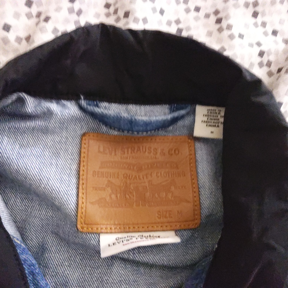 Levi's Jacket - Picture 2 of 3